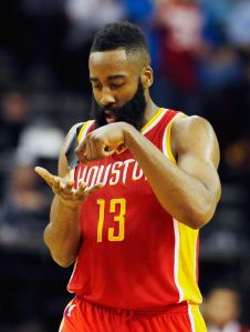James Harden realizando una celebración tras una canasta